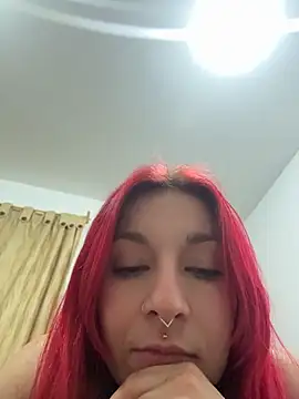 Amelie-RedHoney online show from May 11, 2026, 4:36 am