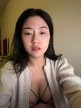 Olivia PINK0322 online show from May 4, 2026, 2:09 pm