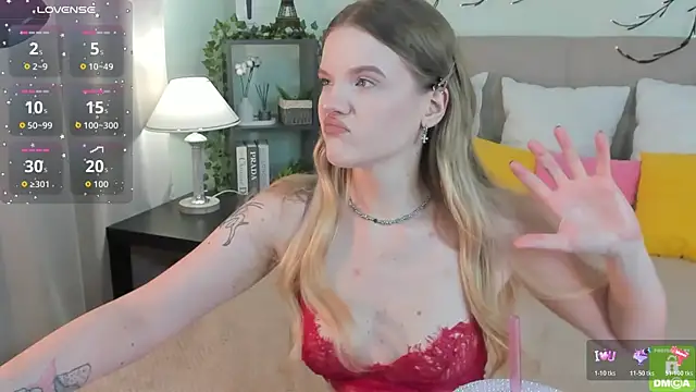 Snapshot of Emma_peach chatting on July 17, 2026, 7:38 am Emma peach online show from July 17, 2026, 7:38 am