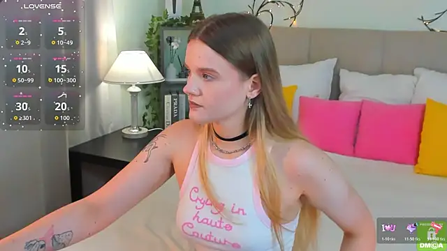 Snapshot of Emma_peach chatting on July 31, 2026, 7:52 am Emma peach online show from July 31, 2026, 7:52 am