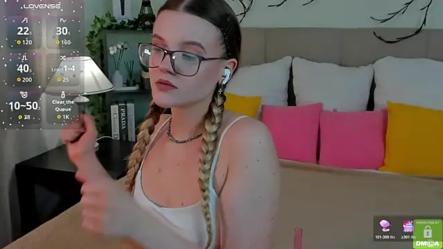 Snapshot of Emma_peach chatting on July 16, 2026, 7:38 am Emma peach online show from July 16, 2026, 7:38 am
