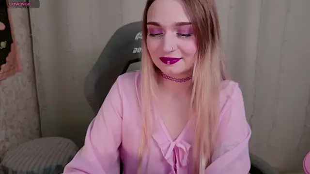 lucysussy online show from July 12, 2026, 5:36 pm