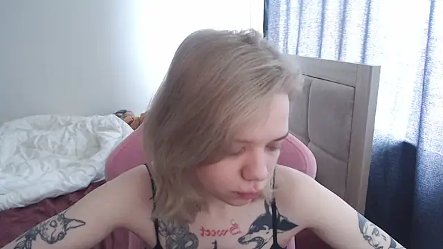 TenderChloe online show from June 6, 2026, 9:25 am