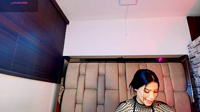 Snapshot of MeganEvanss__ chatting on June 5, 2026, 1:43 am MeganEvanss online show from June 5, 2026, 1:43 am