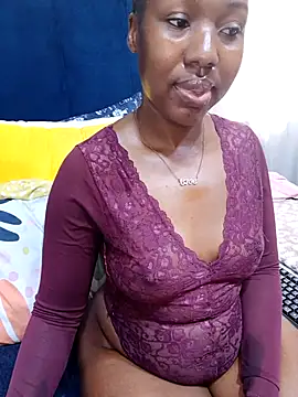 Snapshot of Candylips22 chatting on July 10, 2026, 11:32 am Candylips22 online show from July 10, 2026, 11:32 am