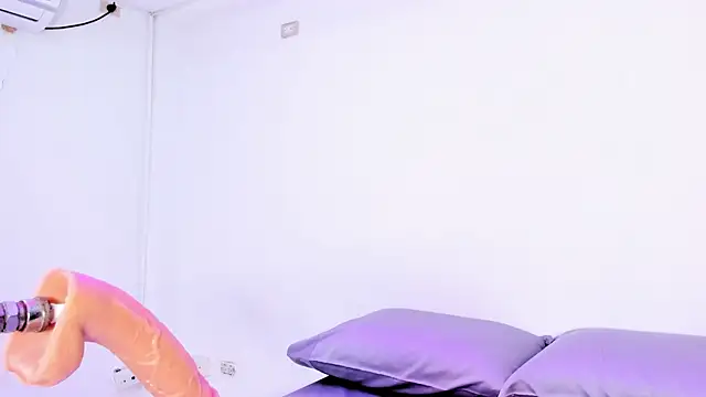 veronica bigass online show from July 17, 2026, 3:42 pm