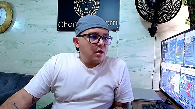 maximo daddy online show from April 29, 2026, 5:30 pm