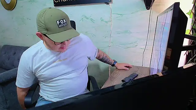 maximo daddy online show from April 23, 2026, 12:22 pm
