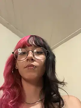 Moon  online show from April 15, 2026, 9:26 pm