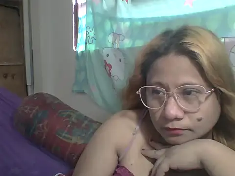 Snapshot of PinayChristine chatting on May 20, 2026, 5:26 am PinayChristine online show from May 20, 2026, 5:26 am