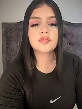 kloe sexxys online show from April 6, 2026, 6:20 pm