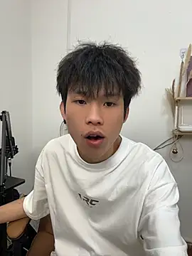 zzzzppp3 online show from June 3, 2026, 11:33 am