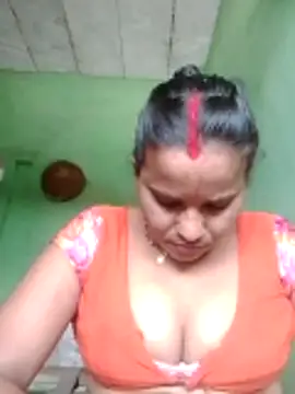 Shivani09900 online show from June 3, 2026, 6:03 am