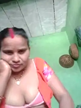 Shivani09900 online show from June 2, 2026, 7:08 am