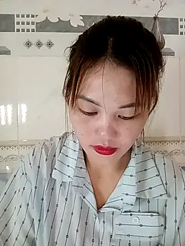 meg 06 online show from May 5, 2026, 12:13 am