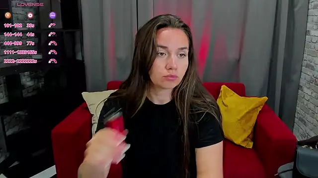 Domirelle online show from June 8, 2026, 4:13 am