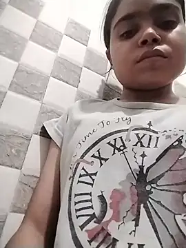 Snapshot of Wild_Kiara chatting on May 27, 2026, 12:56 pm Wild Kiara online show from May 27, 2026, 12:56 pm