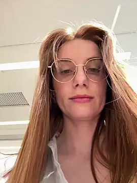Snapshot of FReyja_44 chatting on May 19, 2026, 8:10 am FReyja 44 online show from May 19, 2026, 8:10 am