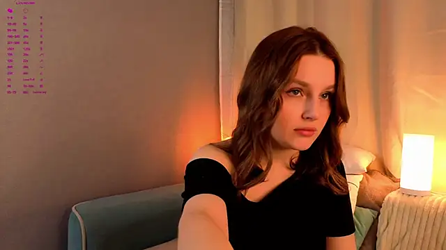 LorriMonz online show from May 25, 2026, 2:44 am