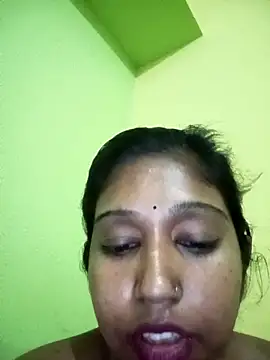 bannerjeesneha20 online show from April 24, 2026, 2:19 pm