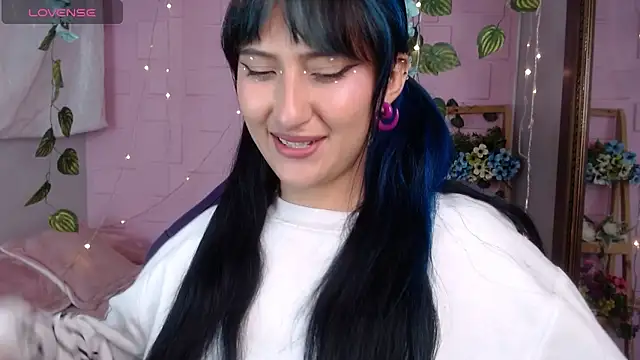 eyes moonn online show from April 28, 2026, 12:09 pm