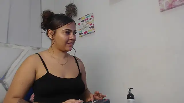 AlannaHarper online show from June 25, 2026, 2:44 pm