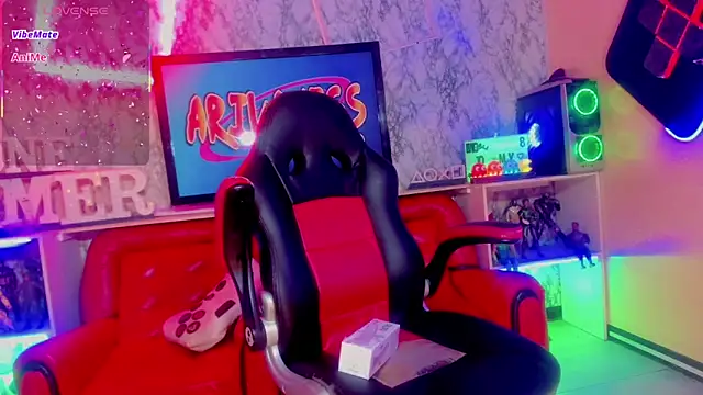 Tiffany Miller  online show from March 25, 2026, 11:53 am