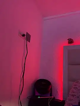 Snapshot of hpcouplee420 chatting on April 16, 2026, 9:54 am hpcouplee420 online show from April 16, 2026, 9:54 am