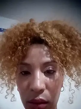 Snapshot of SolashLitzy_Curly chatting on June 9, 2026, 5:19 am SolashLitzy Curly online show from June 9, 2026, 5:19 am