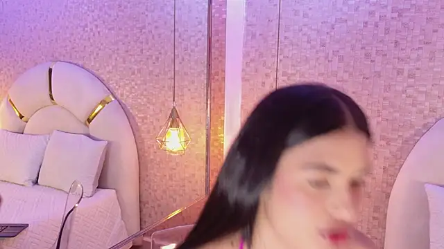 celestte sm online show from June 8, 2026, 6:52 pm