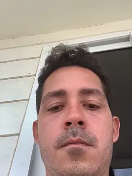 Gabriel leon33 online show from April 25, 2026, 8:17 pm