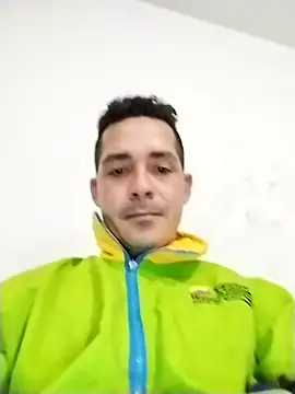 Gabriel leon33 online show from June 10, 2026, 6:14 am