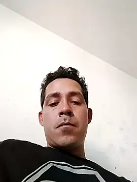 Gabriel leon33 online show from May 8, 2026, 9:29 pm