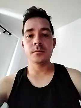Gabriel leon33 online show from June 25, 2026, 8:03 pm