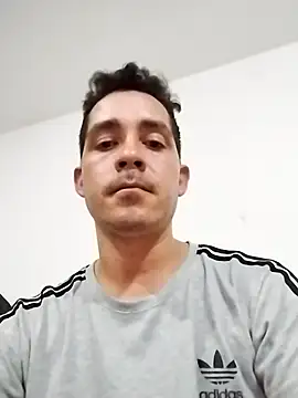 Gabriel leon33 online show from June 19, 2026, 8:42 am