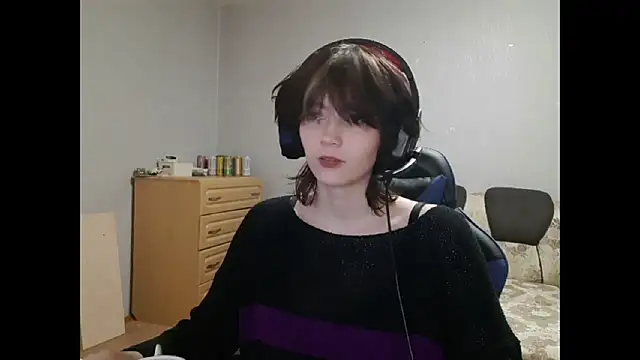 ShaynaLinley online show from June 15, 2026, 9:03 pm
