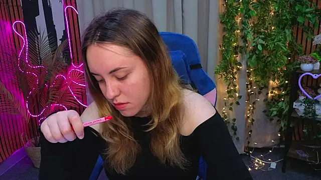 Snapshot of LucyMendoza chatting on March 26, 2026, 12:25 pm LucyMendoza online show from March 26, 2026, 12:25 pm