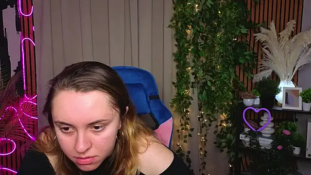 Snapshot of LucyMendoza chatting on March 25, 2026, 3:00 pm LucyMendoza online show from March 25, 2026, 3:00 pm