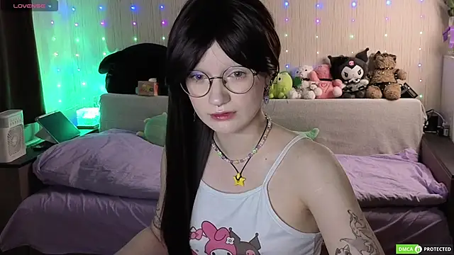 JulietFisher online show from May 10, 2026, 4:16 am