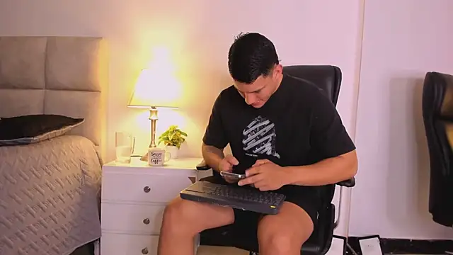 Chriss Diamond online show from July 6, 2026, 8:44 pm