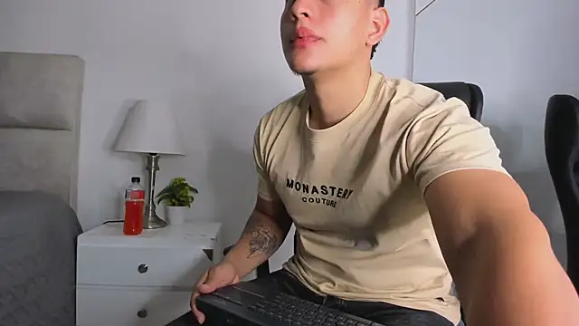 Chriss Diamond online show from June 28, 2026, 8:04 pm