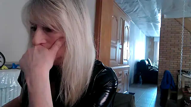 Snapshot of MeesteresHeidi-subbraafke chatting on April 6, 2026, 10:49 am MeesteresHeidi-subbraafke online show from April 6, 2026, 10:49 am