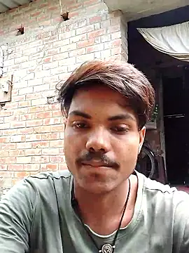Snapshot of luck00y chatting on June 12, 2026, 3:37 am luck00y online show from June 12, 2026, 3:37 am