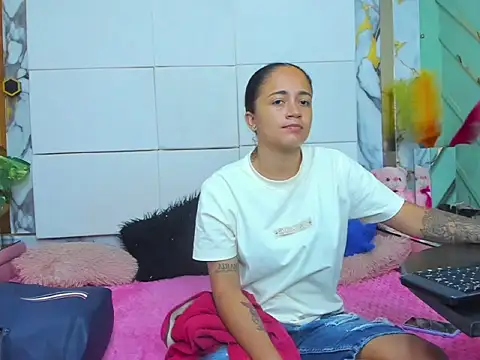 kloeMadels online show from May 5, 2026, 6:22 pm