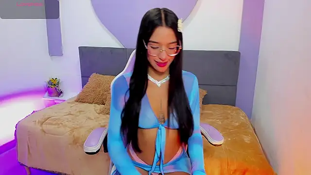 Snapshot of princess_skinny_ chatting on April 21, 2026, 2:36 am princess skinny online show from April 21, 2026, 2:36 am
