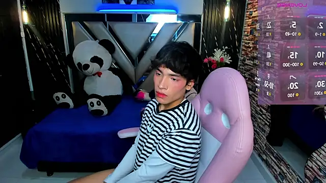 Snapshot of IsaacNovaa chatting on March 26, 2026, 12:58 pm IsaacNovaa online show from March 26, 2026, 12:58 pm