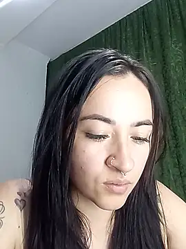 Snapshot of kimberly_peter chatting on June 24, 2026, 4:11 am kimberly peter online show from June 24, 2026, 4:11 am