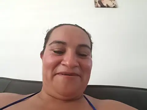 kyra sol online show from April 21, 2026, 6:47 pm