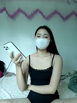 Xiangchuu online show from May 5, 2026, 5:32 am