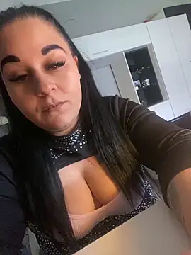 Szandra26 online show from April 4, 2026, 10:33 am